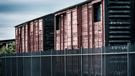 The pros and cons of chain link fences for homes and businesses.png